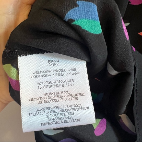 BCBG Generation printed short sleeve v-neck blouse - Picture 7 of 7